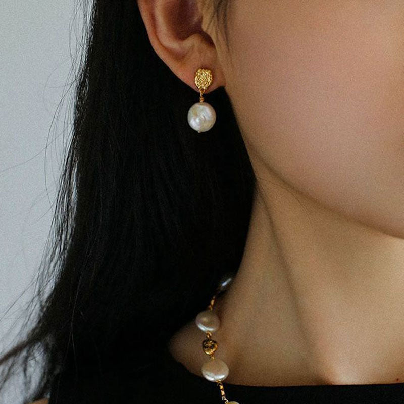 18K Gold Plated Hammered Dot Natural Baroque Pearl Short Drop Earrings