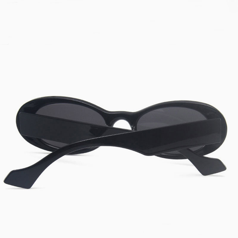 Time Fly Back '90s Bold Oval Shape Tinted Sunglasses - Black